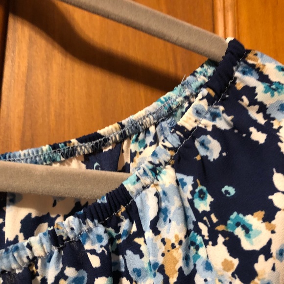 Design Lab off the Shoulder Floral Blouse - Picture 6 of 7